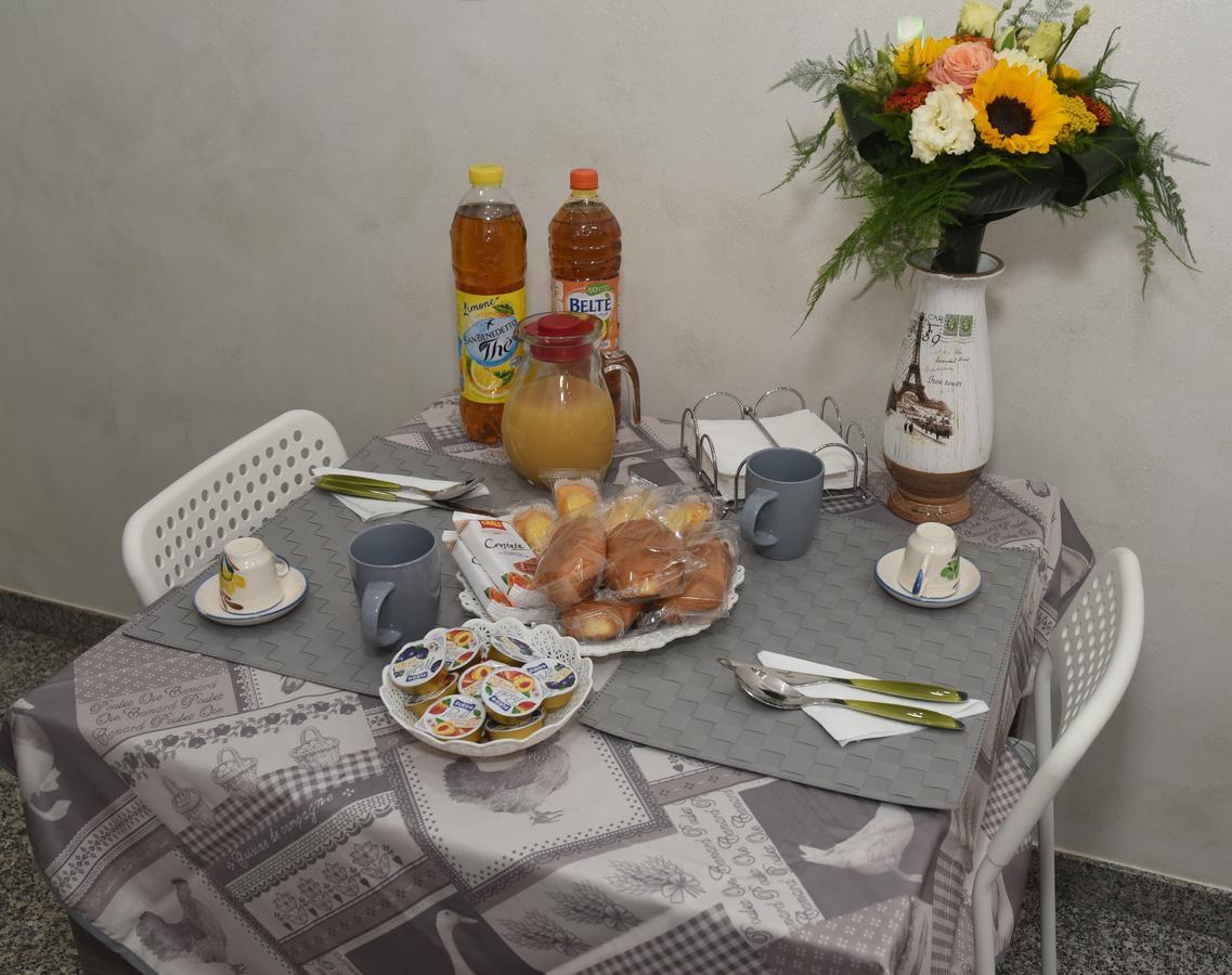 Bed and Breakfast Charm Airport Реджо-ди-Калабрия Экстерьер фото